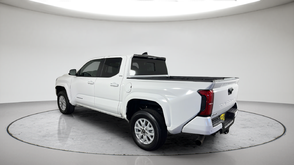 Used 2025 Toyota Tacoma SR5 w/ SR5 Upgrade Package AWD/4WD image 11