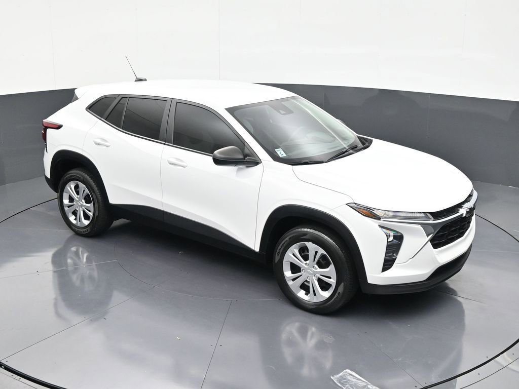 Used 2024 Chevrolet Trax LS FWD image 19