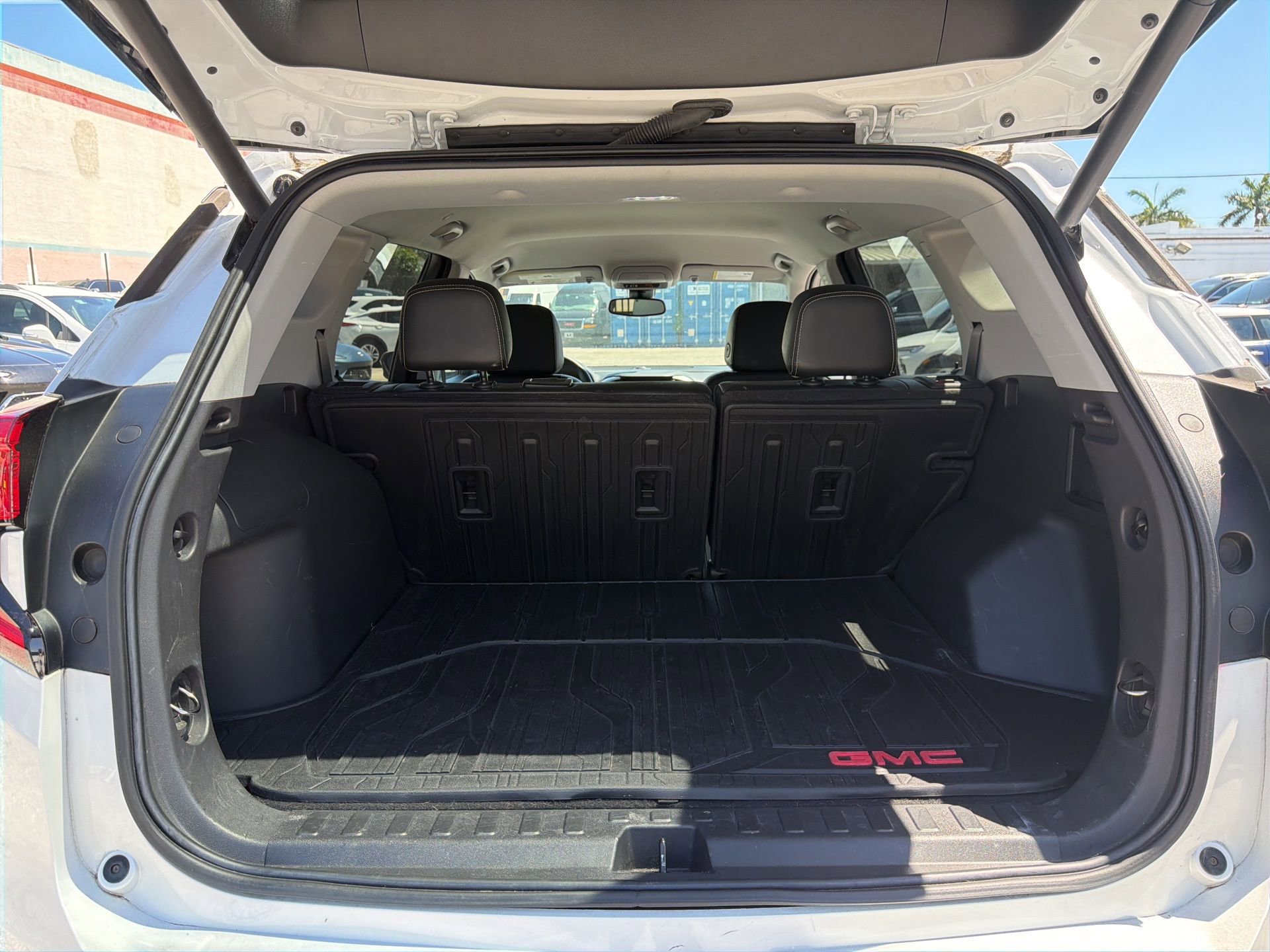 Used 2023 GMC Terrain SLT w/ LPO, Floor Liner Package FWD image 7