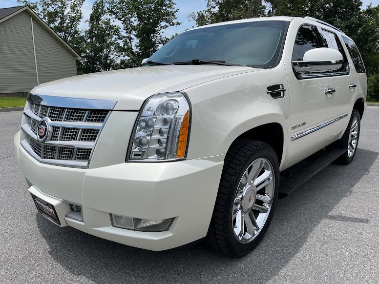 Used 2014 Cadillac Escalade Platinum AWD/4WD image 31