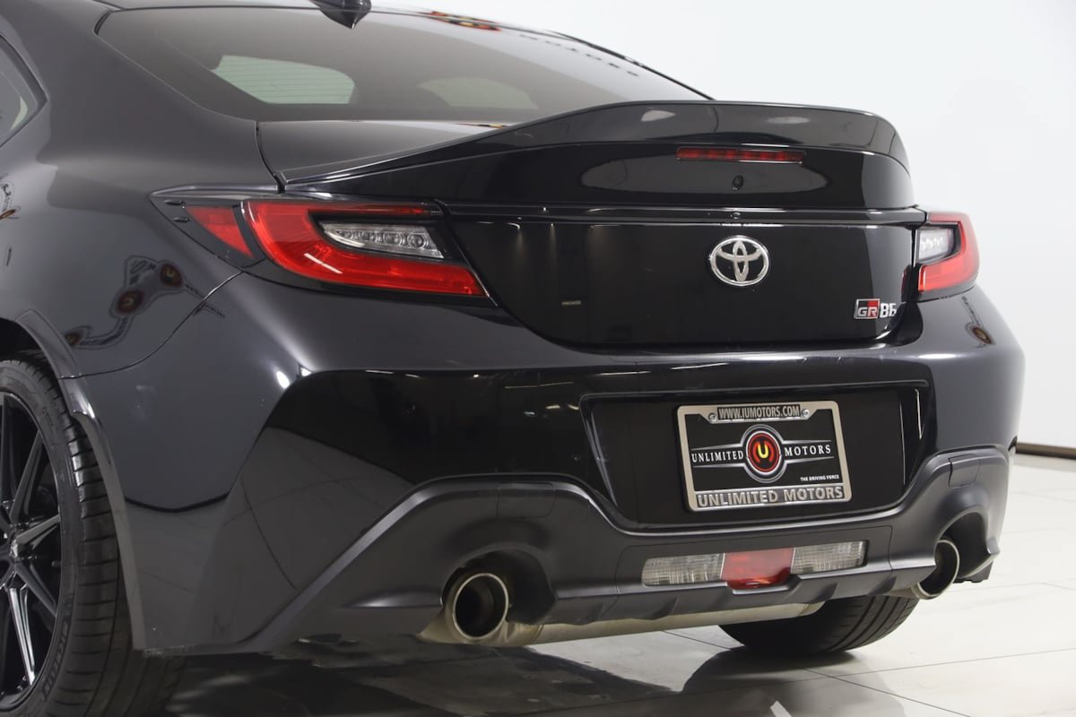 Used 2024 Toyota GR86 Premium RWD image 24