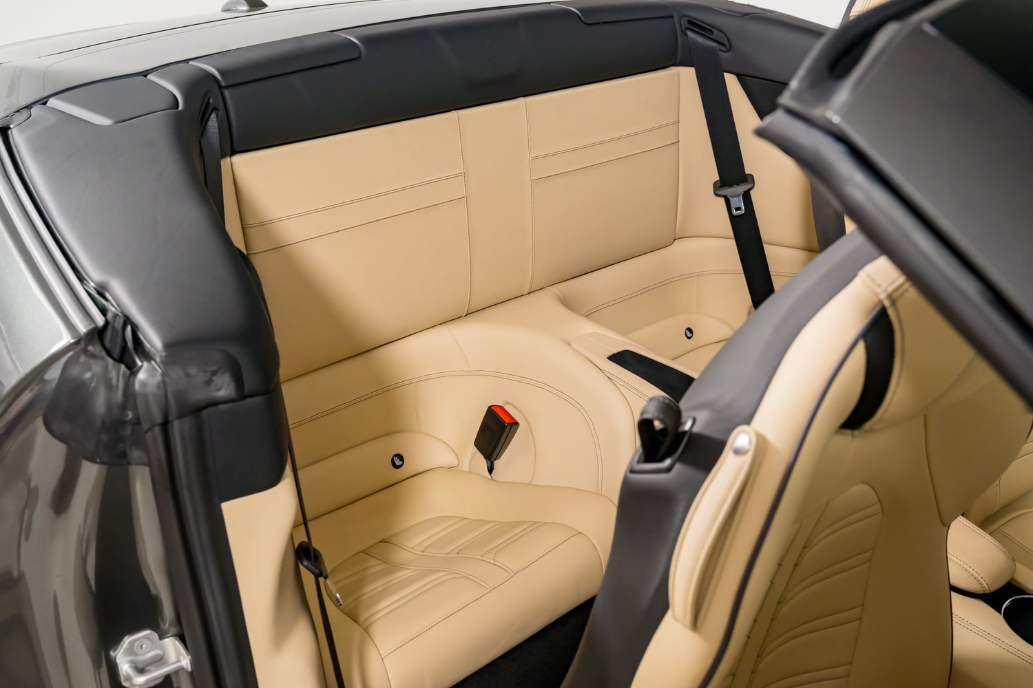 Used 2015 Ferrari California T RWD image 41