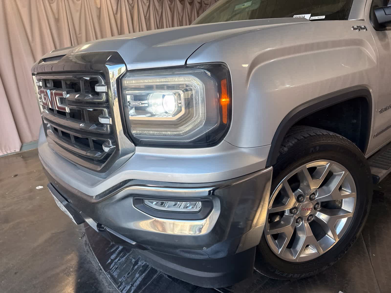 Used 2016 GMC Sierra 1500 SLT w/ SLT Premium Package AWD/4WD image 9