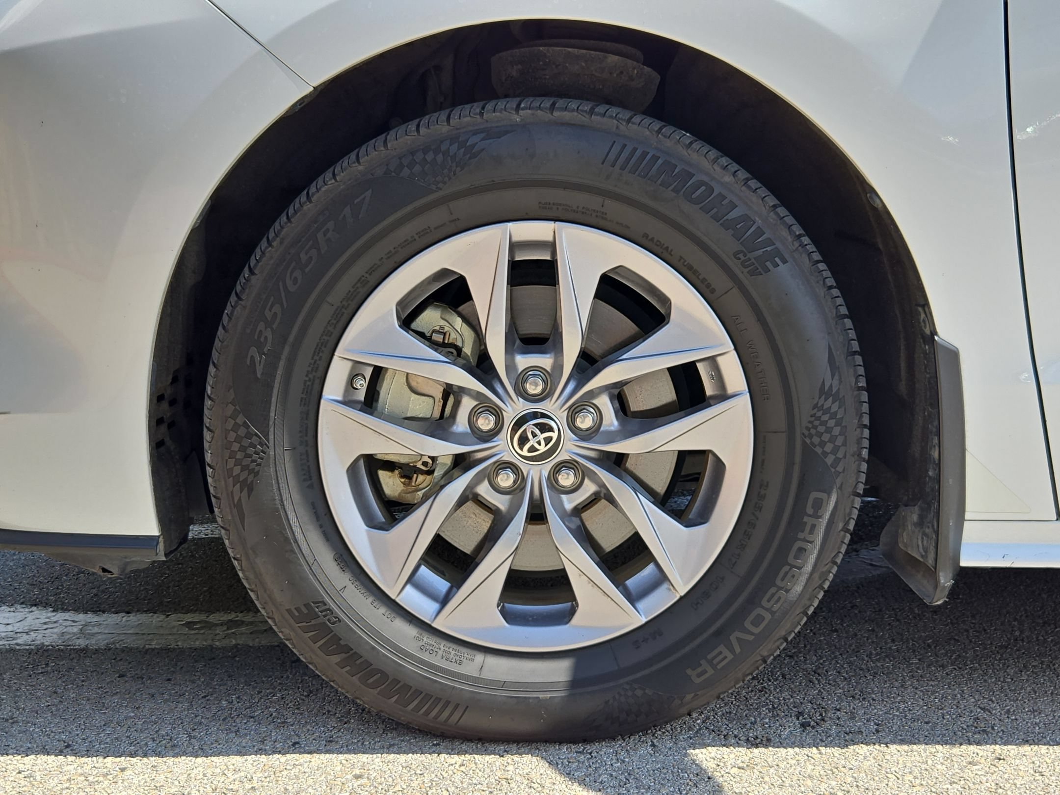 Used 2022 Toyota Sienna XLE FWD image 27