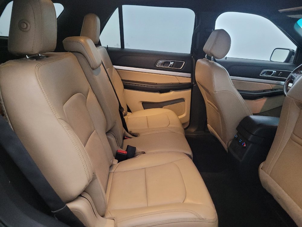 Used 2016 Ford Explorer XLT w/ Equipment Group 202A AWD/4WD image 19