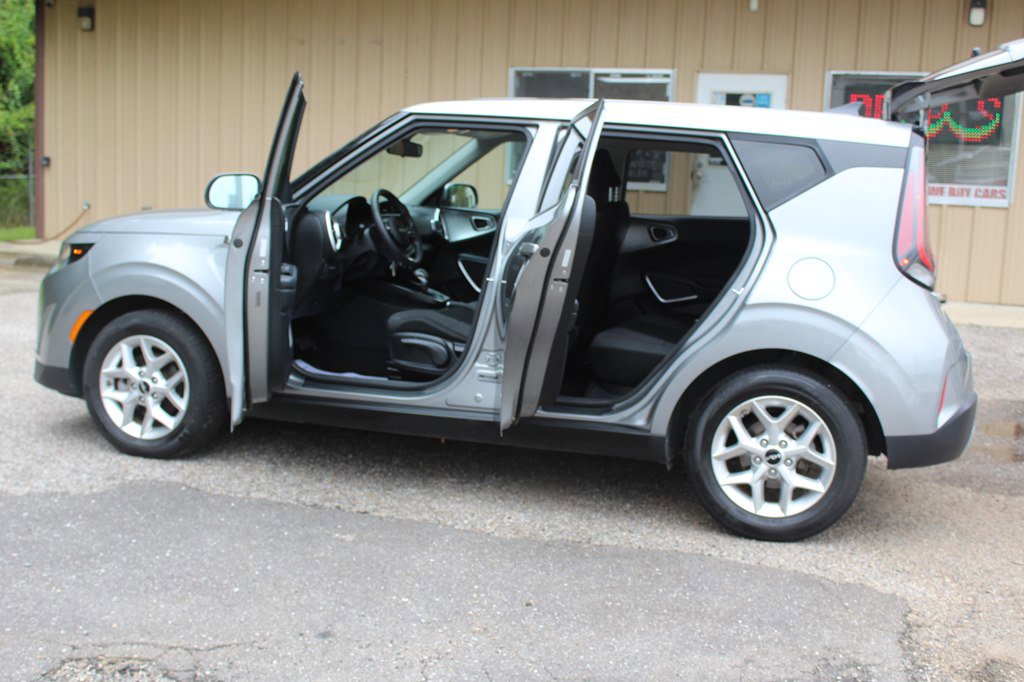 Used 2024 Kia Soul LX w/ Option Group 015 image 19