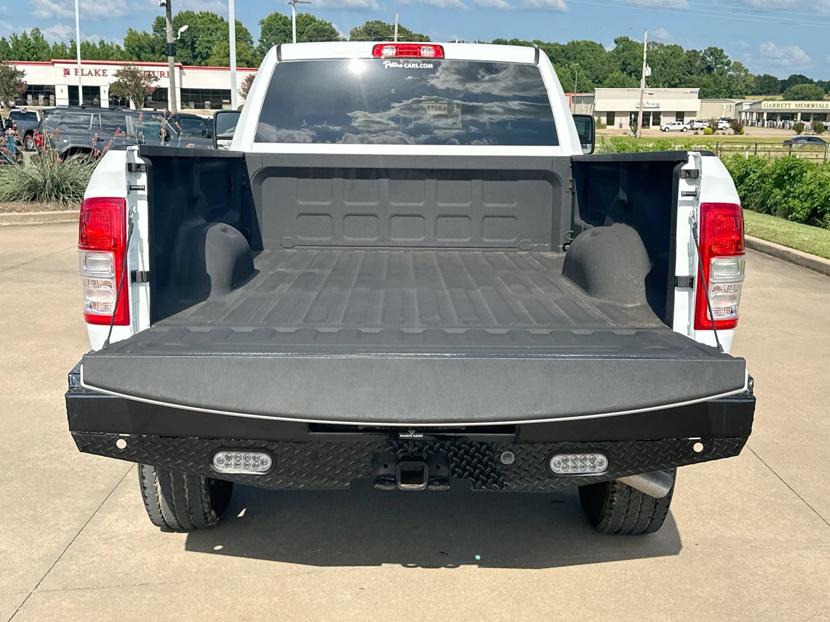 Used 2023 RAM 2500 Tradesman w/ Chrome Appearance Group AWD/4WD image 21