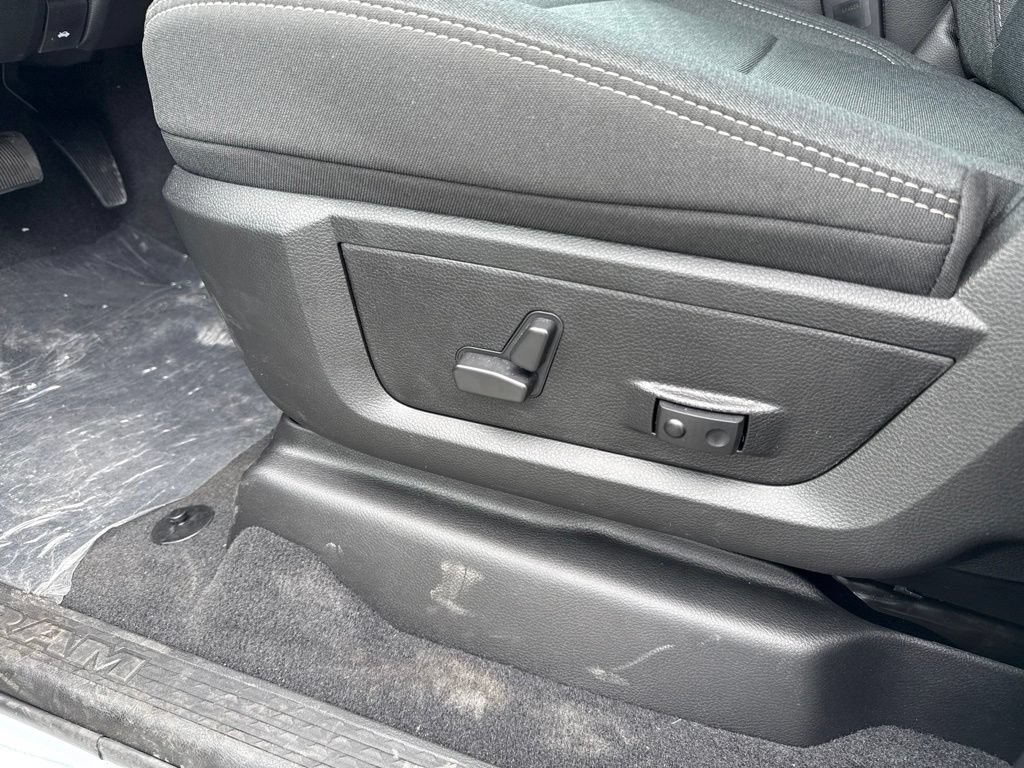 New 2026 RAM 2500 Big Horn AWD/4WD image 27