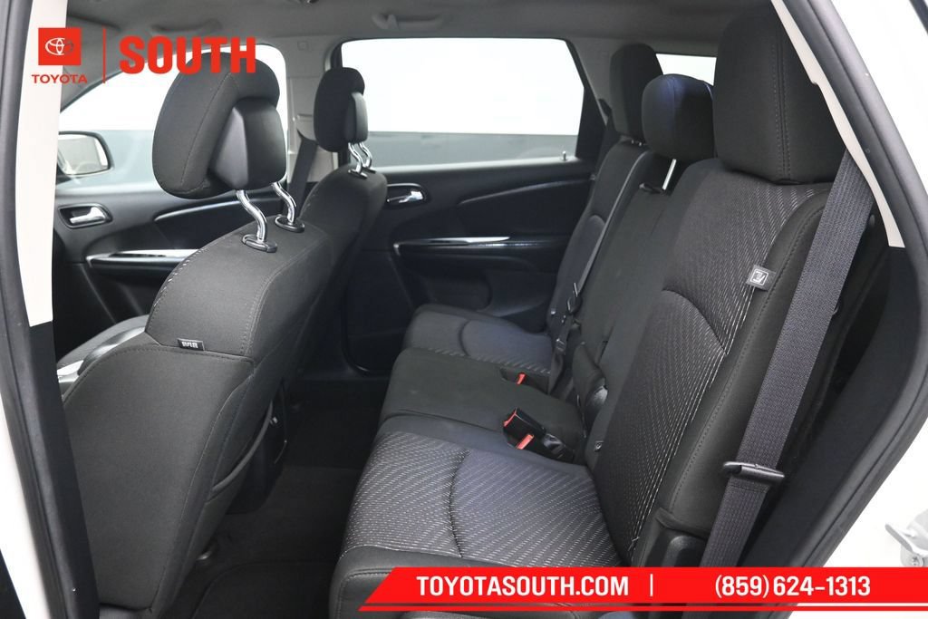 Used 2019 Dodge Journey SE FWD image 10
