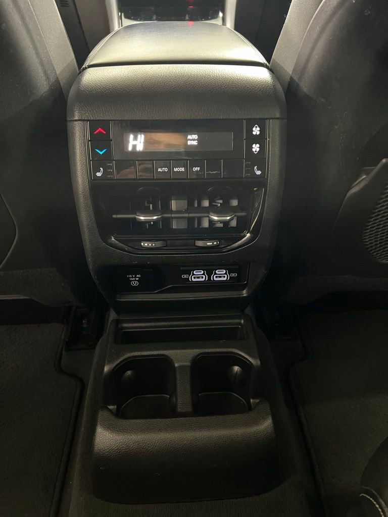 Used 2023 Jeep Grand Cherokee L Limited image 31