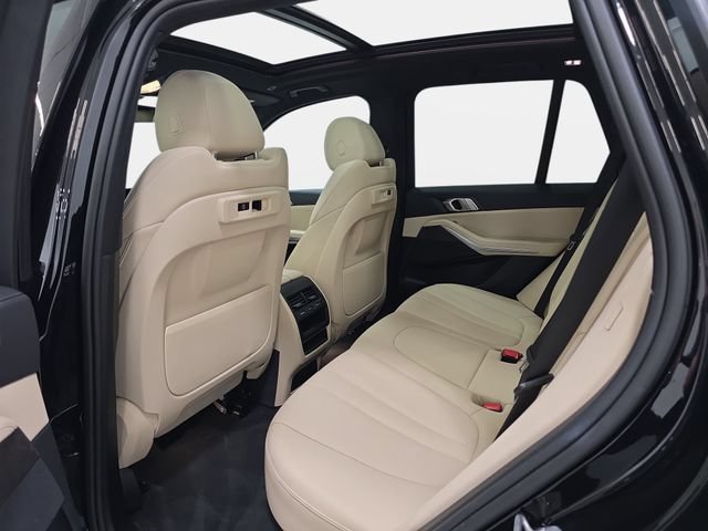 Used 2022 BMW X5 xDrive40i AWD/4WD image 12
