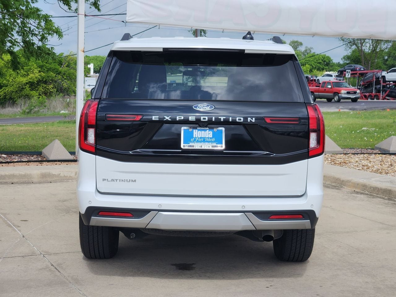 Used 2025 Ford Expedition Platinum AWD/4WD image 6