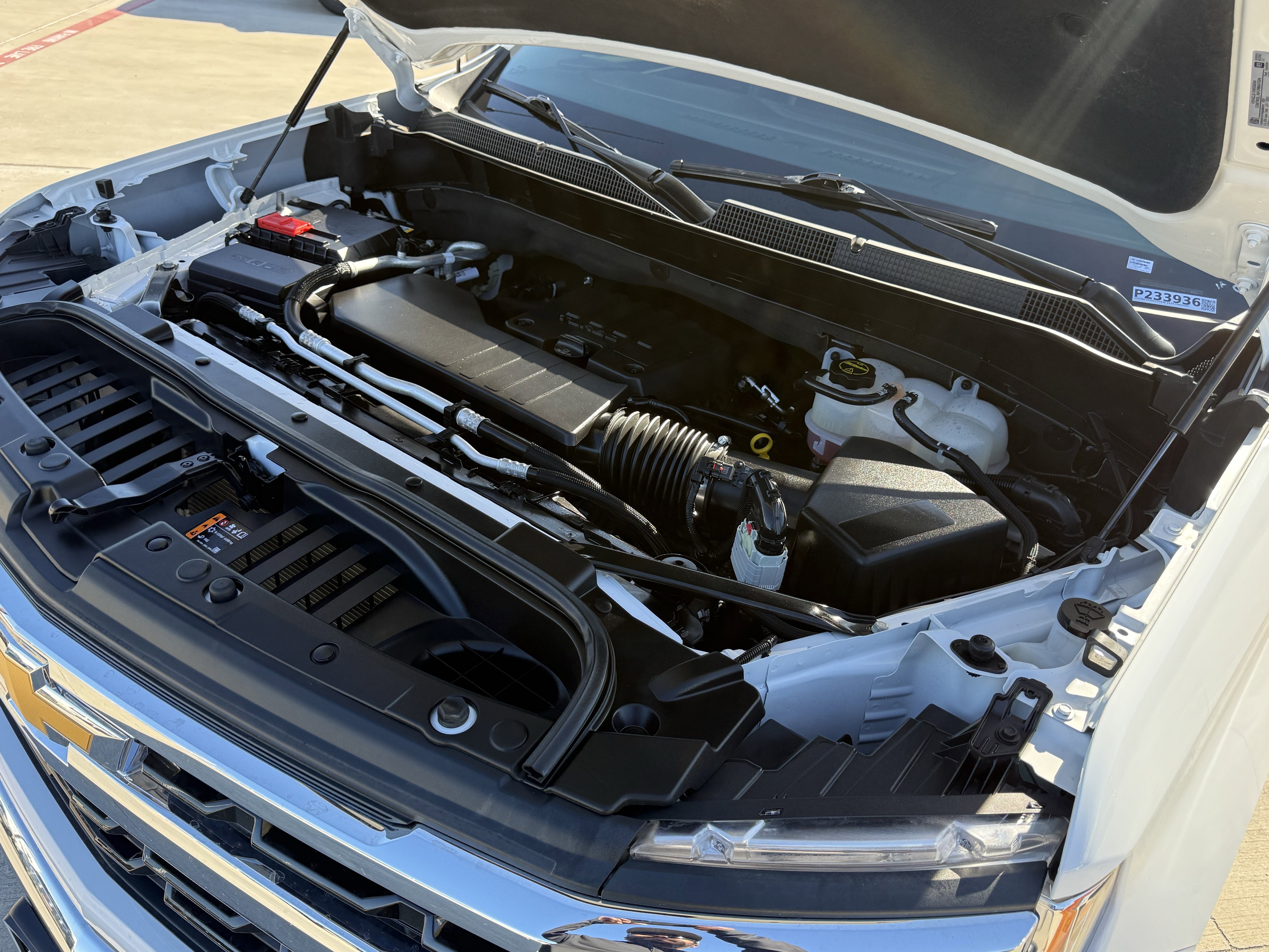 Used 2025 Chevrolet Silverado 1500 LT w/ Leather Package image 32