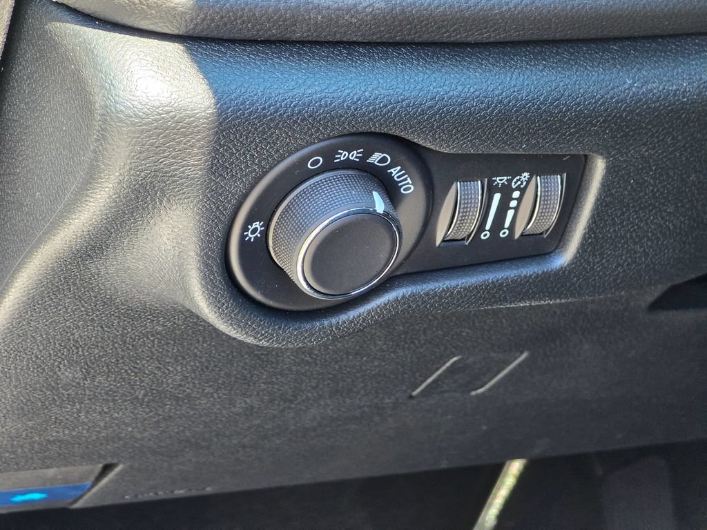 New 2027 Chrysler Pacifica Select FWD image 33