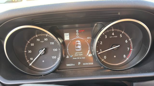 Used 2017 Land Rover Discovery First Edition AWD/4WD image 14