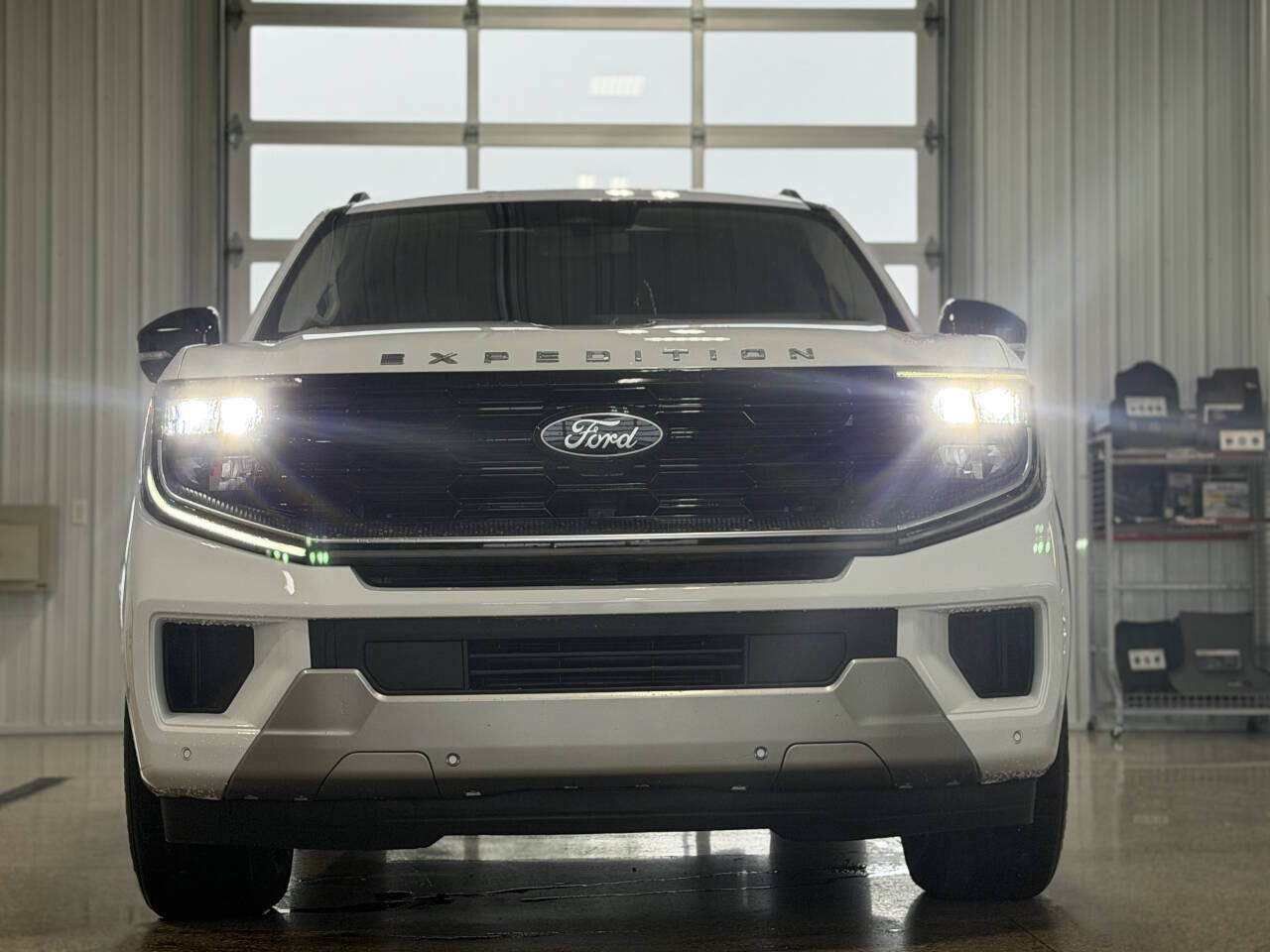 Used 2025 Ford Expedition Platinum AWD/4WD image 9