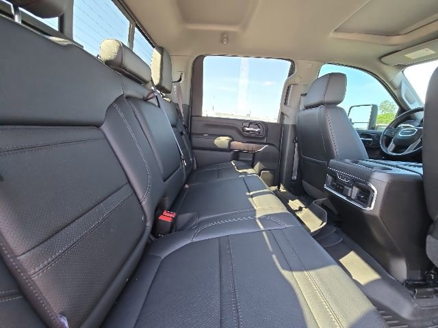 Used 2022 GMC Sierra 3500 Denali w/ Denali Ultimate Package AWD/4WD image 14