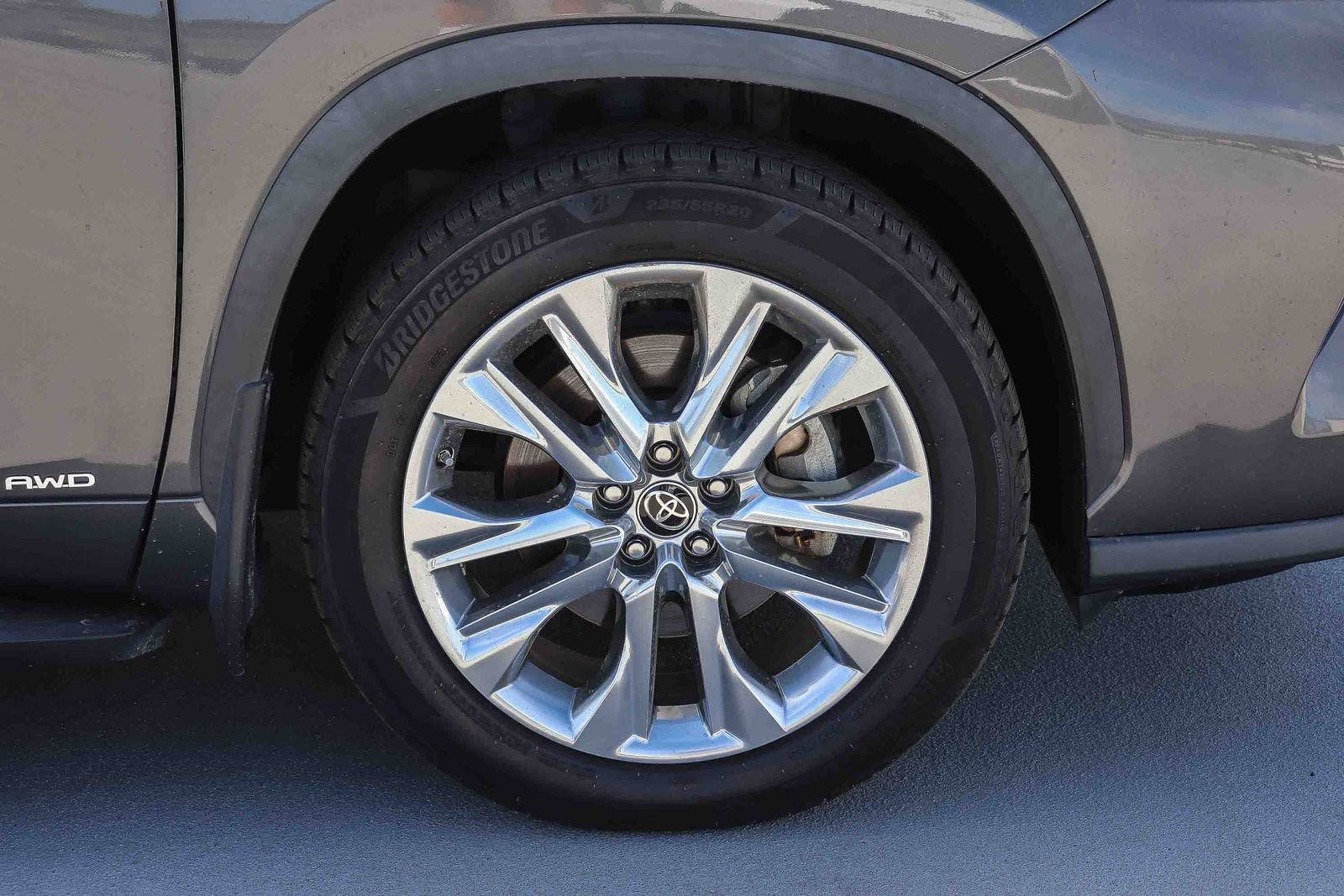 Used 2022 Toyota Highlander Limited AWD/4WD image 3
