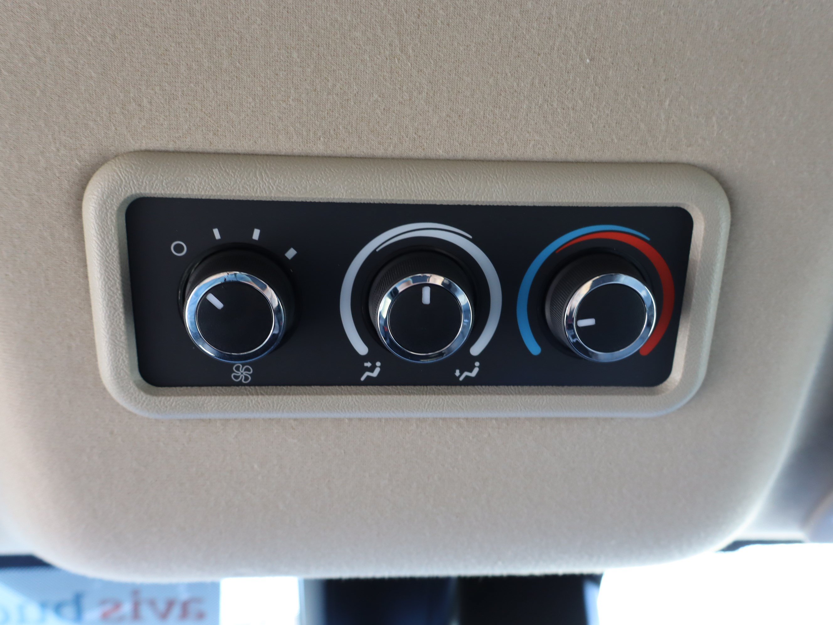 Used 2025 Chevrolet Express 3500 LT w/ LT Preferred Equipment Group RWD image 26