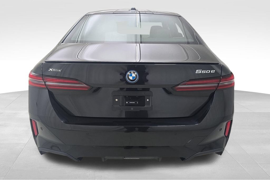 New 2027 BMW 550e xDrive AWD/4WD image 9