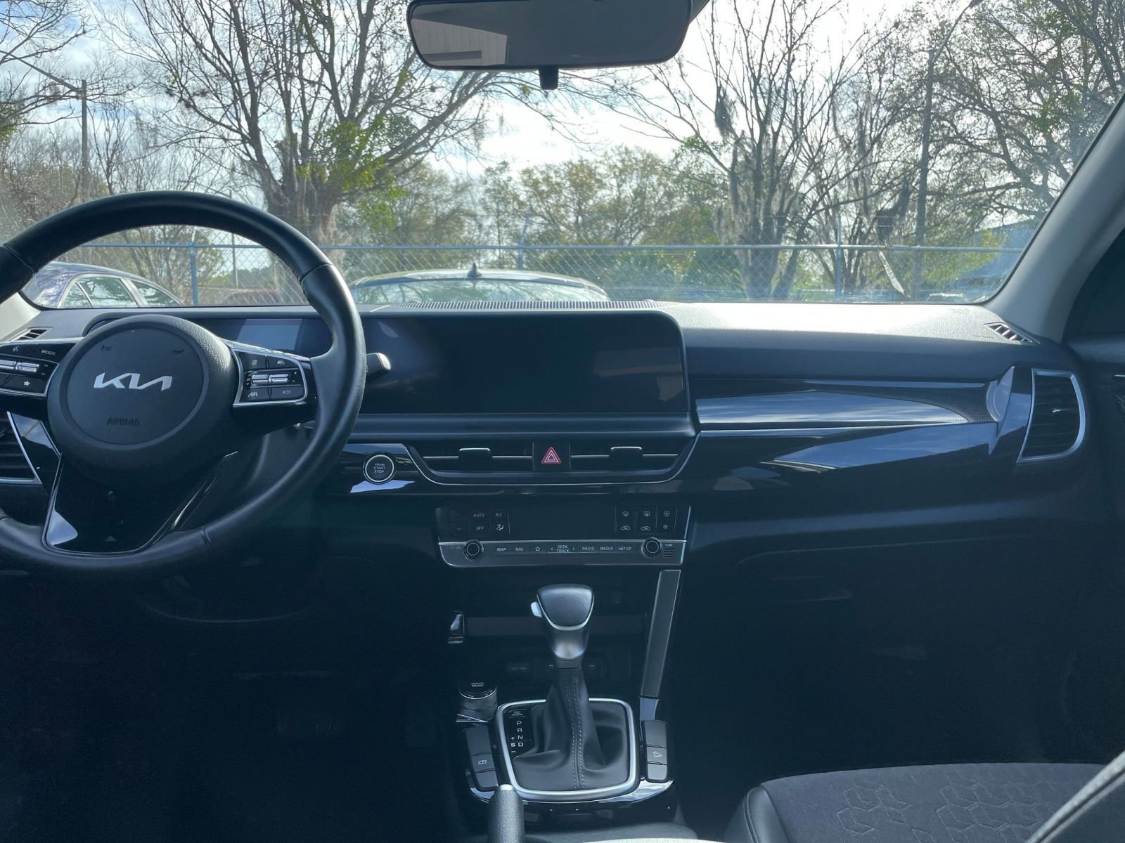 Used 2025 Kia Seltos S FWD image 17