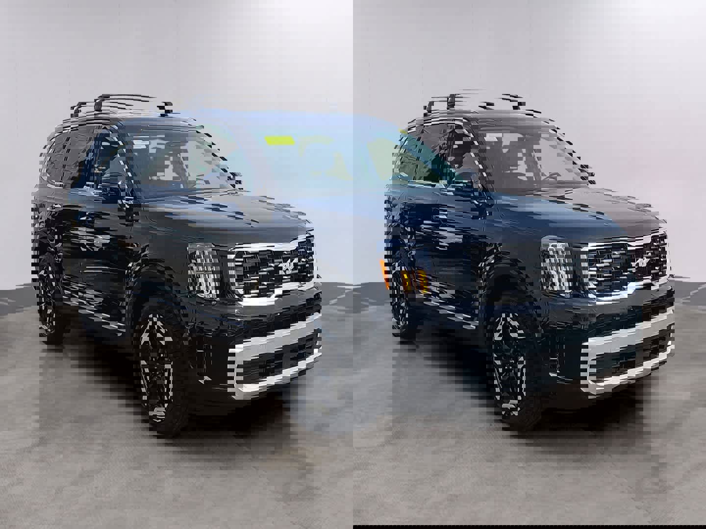 Used 2024 Kia Telluride S w/ S Sunroof Package image 3