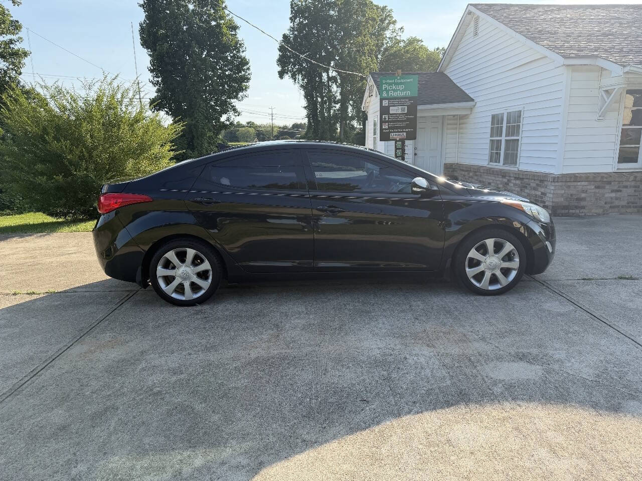 Used 2013 Hyundai Elantra Limited w/ Technology Pkg FWD image 8