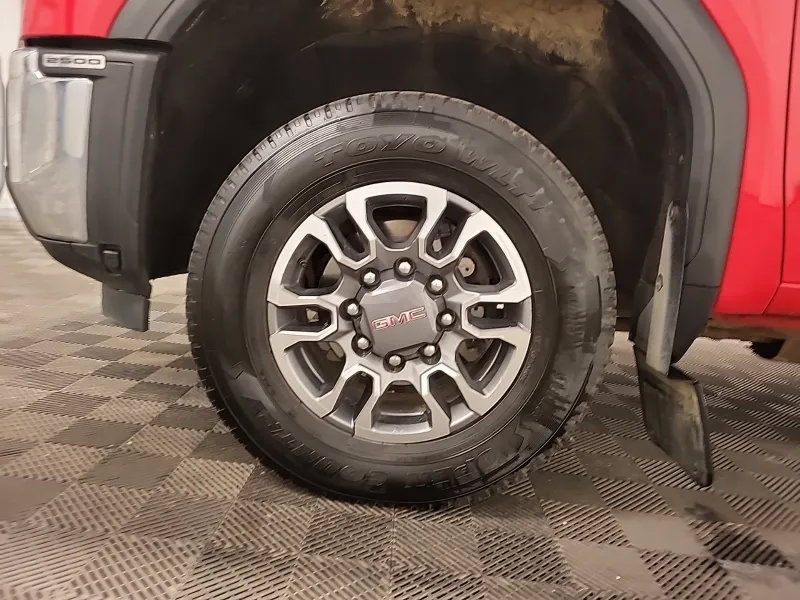 Used 2024 GMC Sierra 2500 SLE AWD/4WD image 16