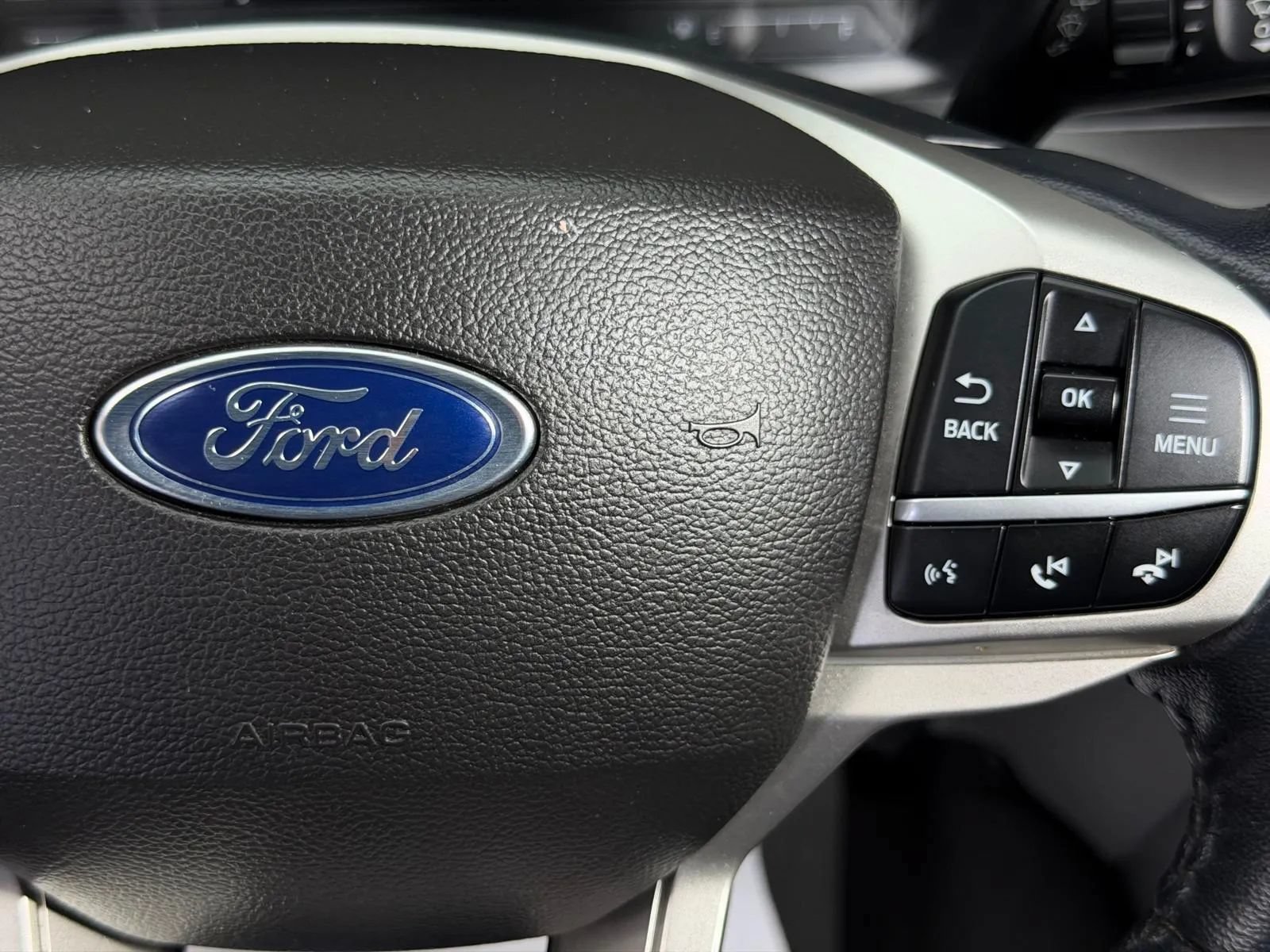 Used 2022 Ford Explorer XLT w/ Equipment Group 202A RWD image 33