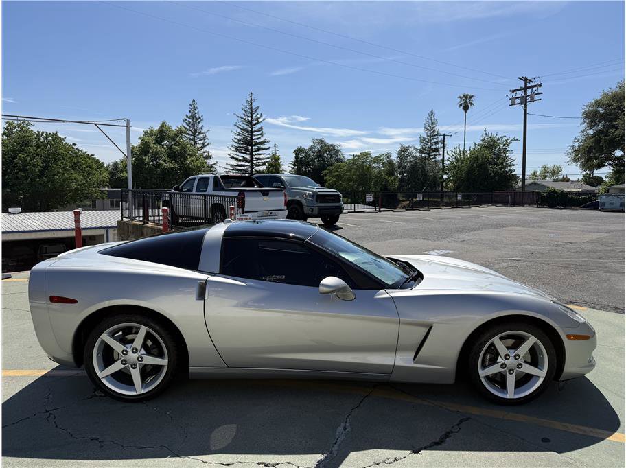 Used 2005 Chevrolet Corvette Coupe w/ Preferred Equipment Group image 5