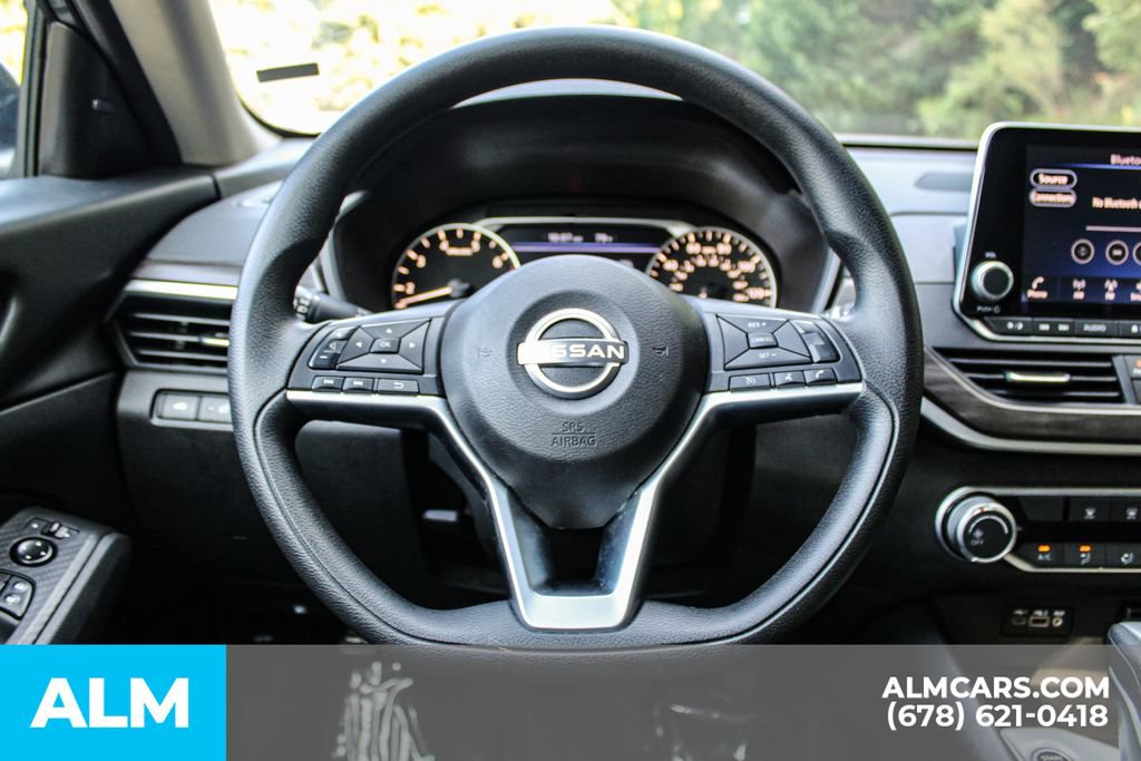 Used 2025 Nissan Altima 2.5 SV FWD image 22