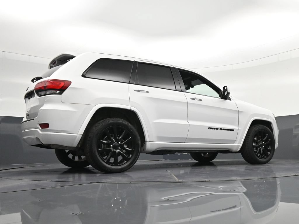 Used 2021 Jeep Grand Cherokee Laredo X RWD image 30