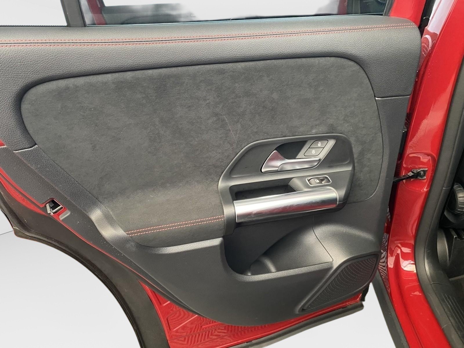 Used 2022 Mercedes-Benz GLA 250 4MATIC image 17