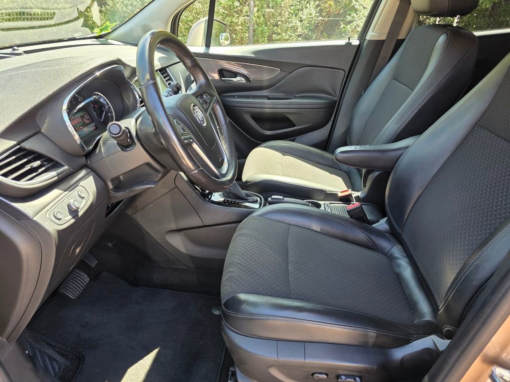 Used 2019 Buick Encore Sport Touring image 25