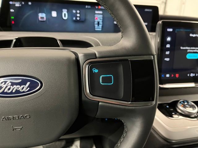 Used 2025 Ford Expedition Active AWD/4WD image 30