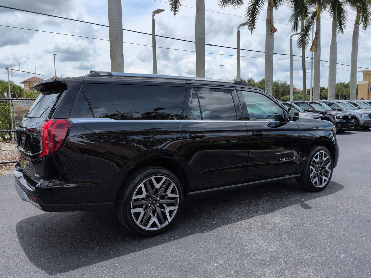 New 2026 Ford Expedition Max Platinum w/ Platinum Ultimate Package AWD/4WD image 4