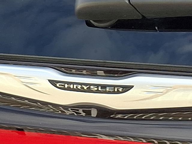 Used 2025 Chrysler Pacifica Select image 30