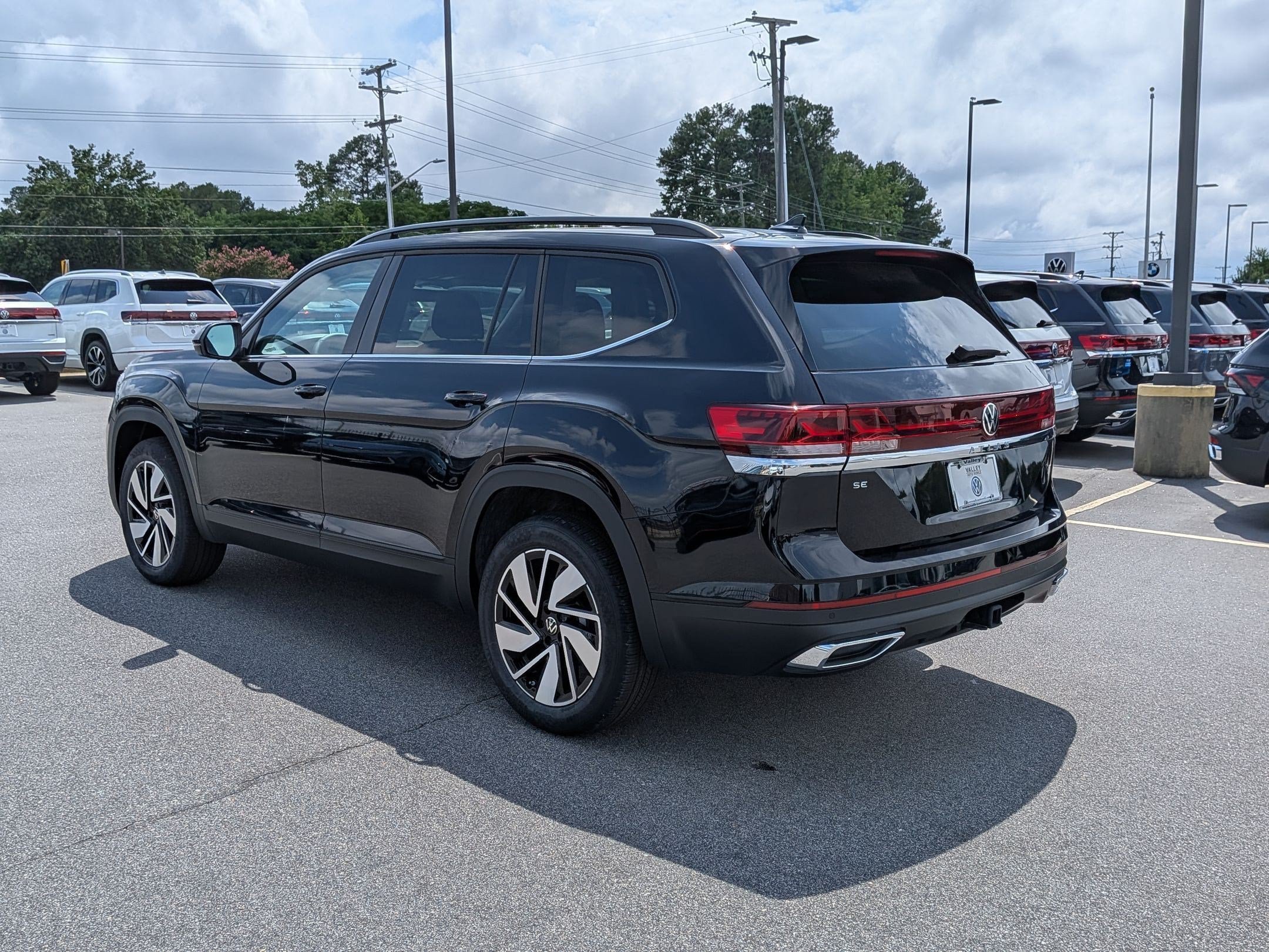 New 2026 Volkswagen Atlas SE FWD image 5