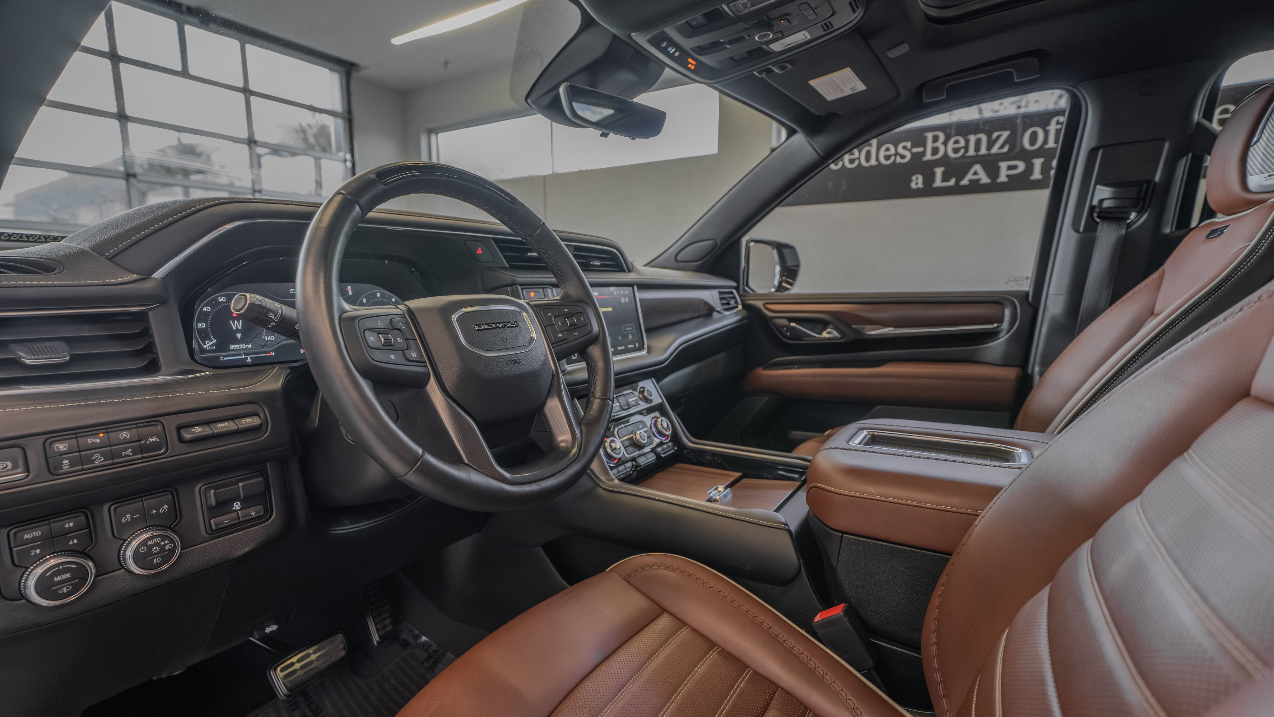 Used 2023 GMC Yukon Denali Ultimate image 6