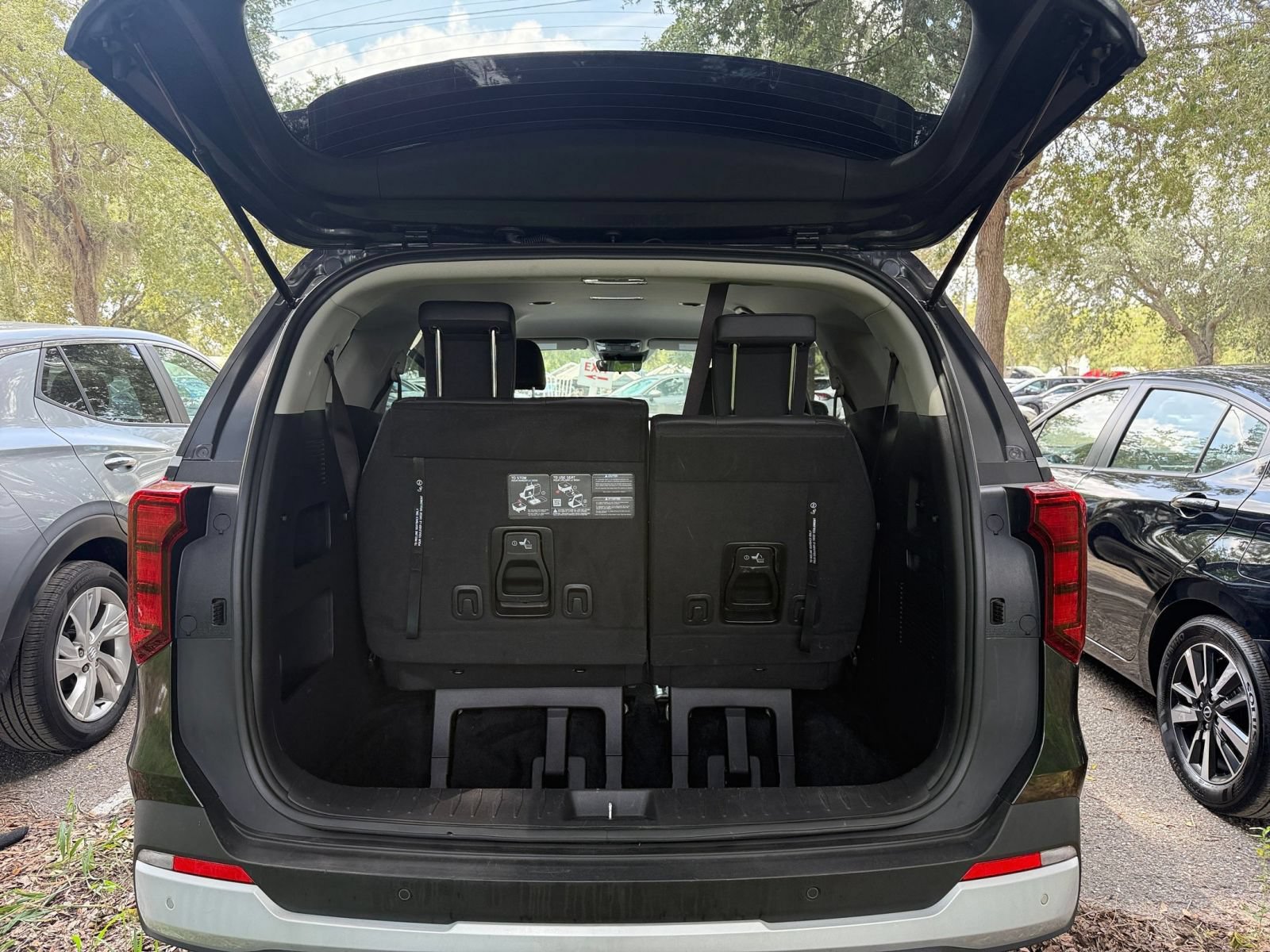 Used 2026 Kia Carnival FWD image 31
