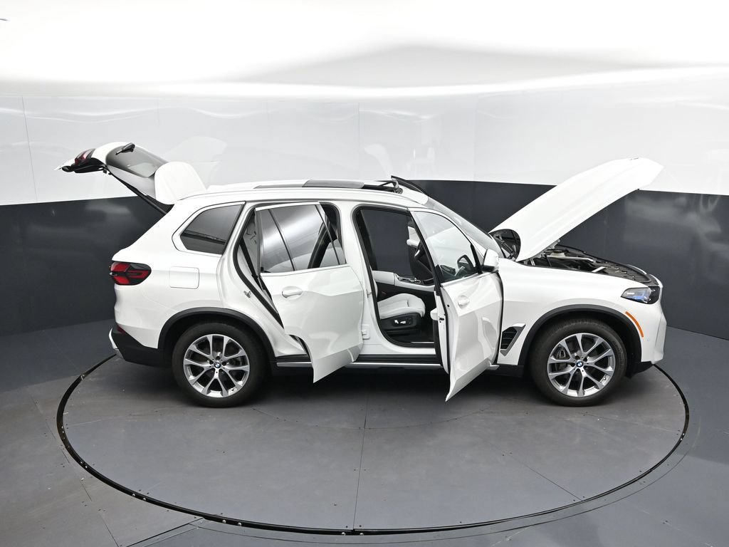Certified 2026 BMW X5 xDrive40i w/ Climate Comfort Package AWD/4WD image 50