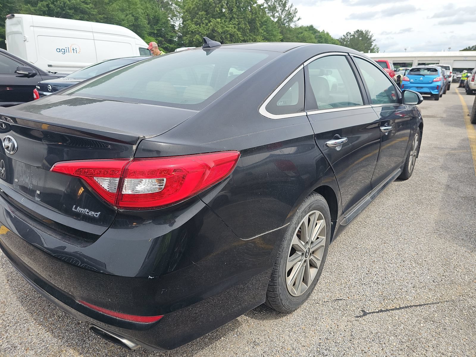 Used 2016 Hyundai Sonata Limited FWD image 4