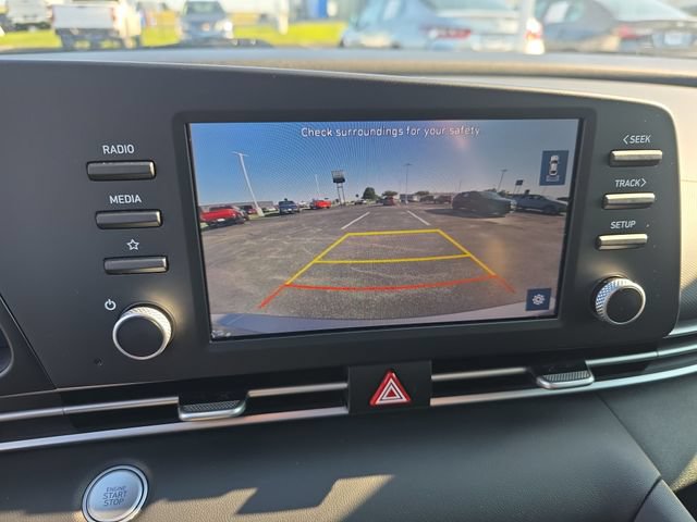 Used 2022 Hyundai Elantra SEL FWD image 22