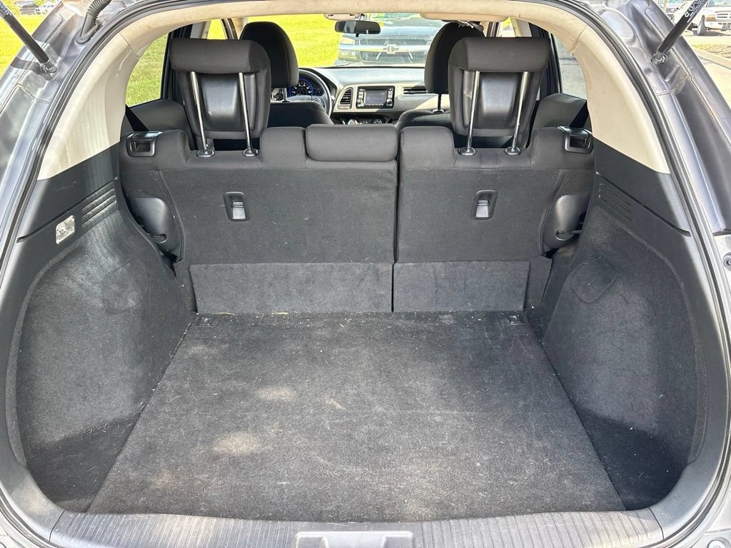 Used 2017 Honda HR-V LX image 8