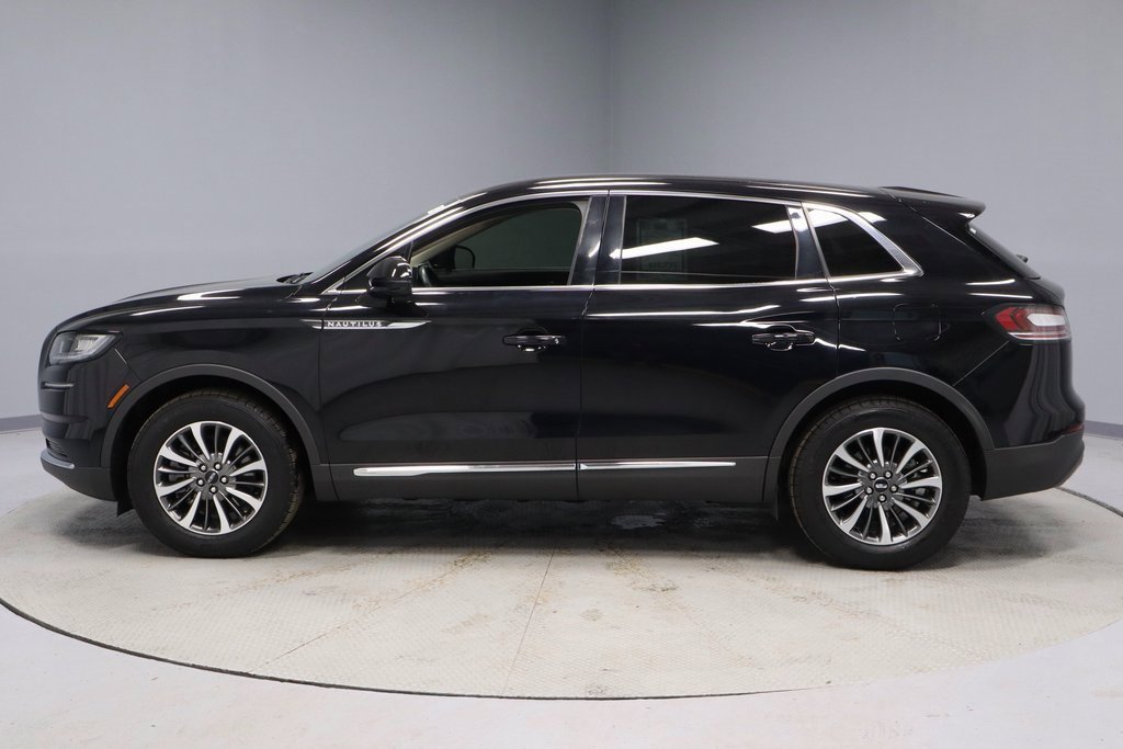Used 2022 Lincoln Nautilus FWD w/ Premium Package image 10