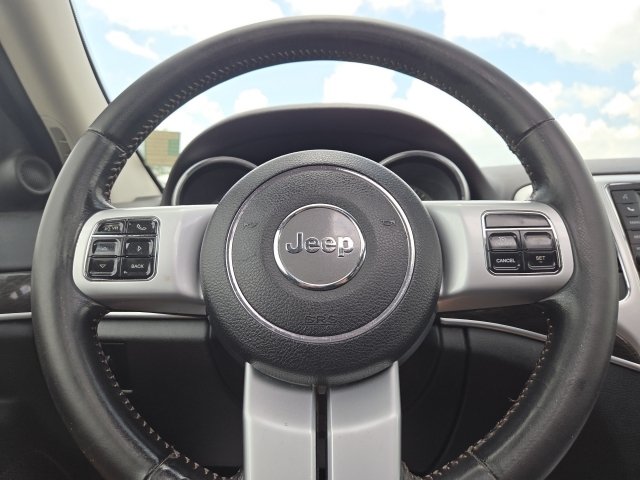 Used 2011 Jeep Grand Cherokee 70th Anniversary AWD/4WD image 16