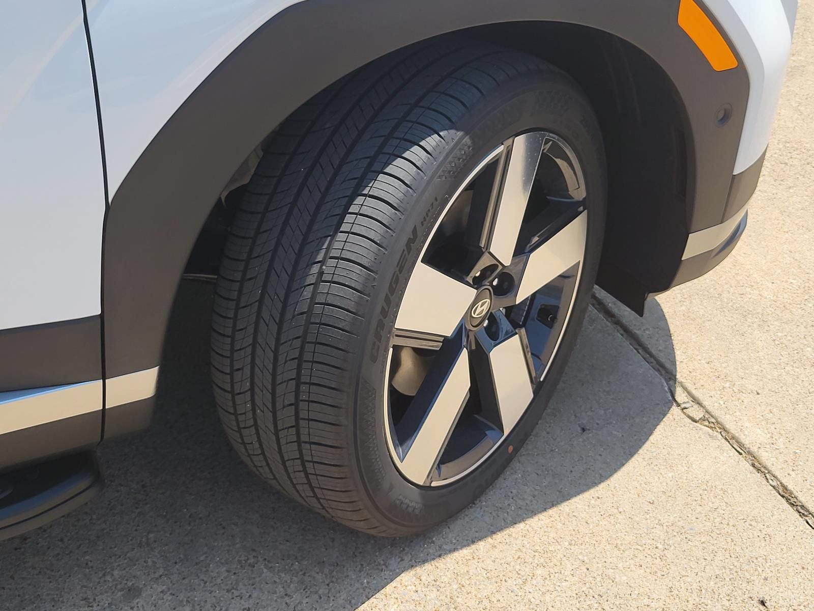 New 2027 Hyundai Santa Fe Limited FWD image 8
