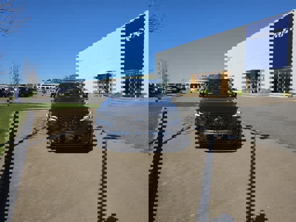 Used 2026 Volvo XC60 B5 Ultra w/ Protection Package Premier AWD/4WD image 3