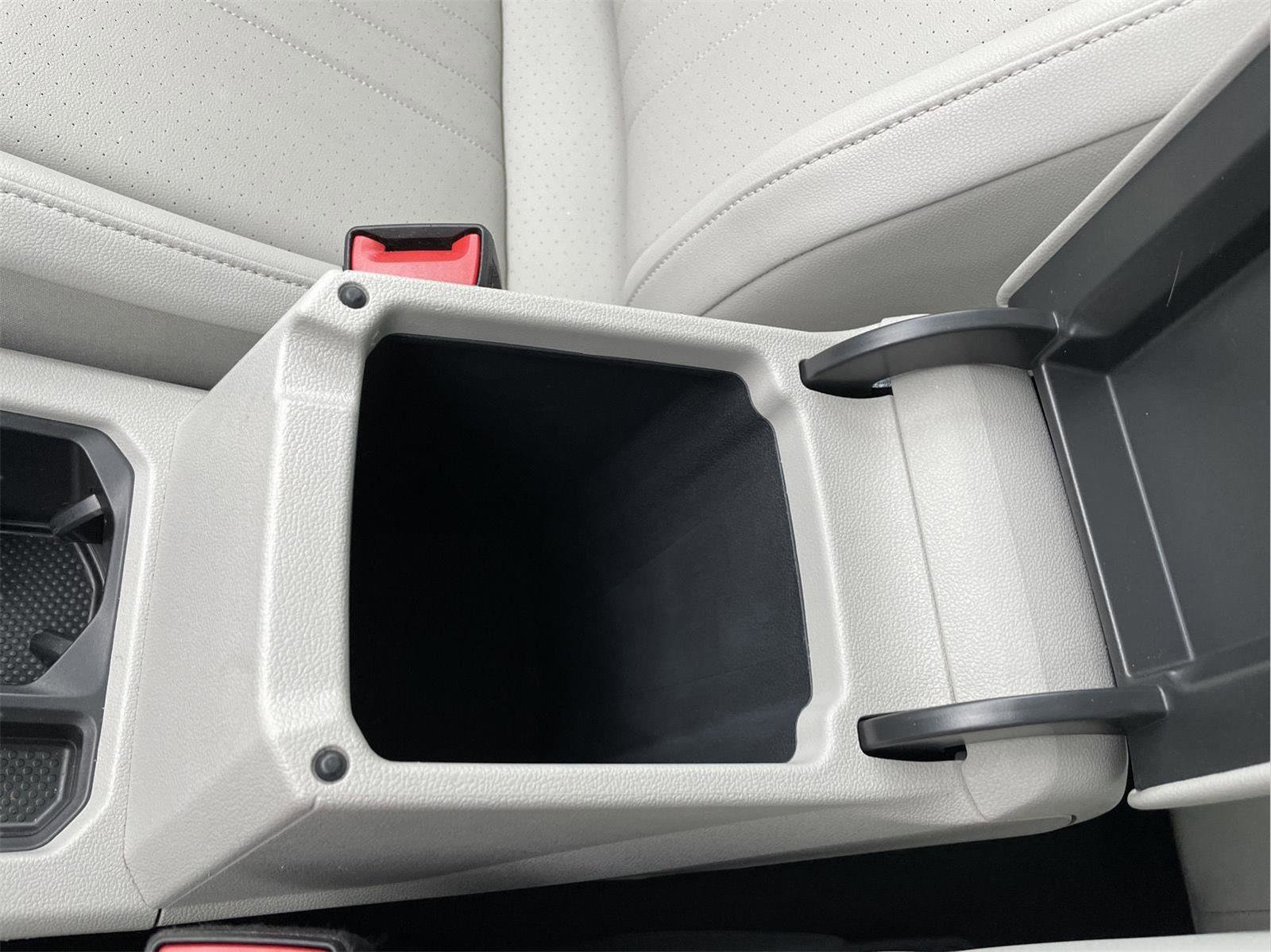 Used 2023 Volkswagen Tiguan SE R-Line image 32