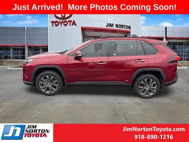 Used 2025 Toyota RAV4 Limited w/ Advanced Technology Package AWD/4WD image 3